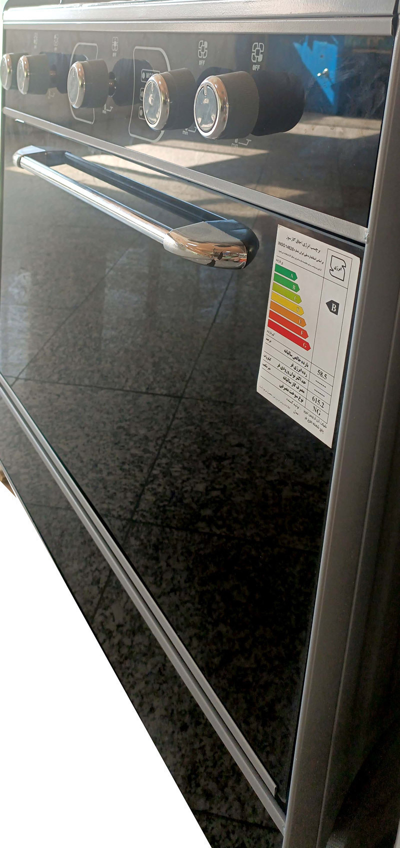 وجود ترموستات و کلید ایمنی، استفاده از این اجاق گاز را ایمنتر و راحتتر میکند.